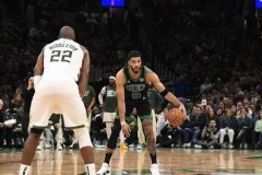 马刺队签下前活塞、雄鹿球员，NBA赛季低风险调整阵容挑战新挑战